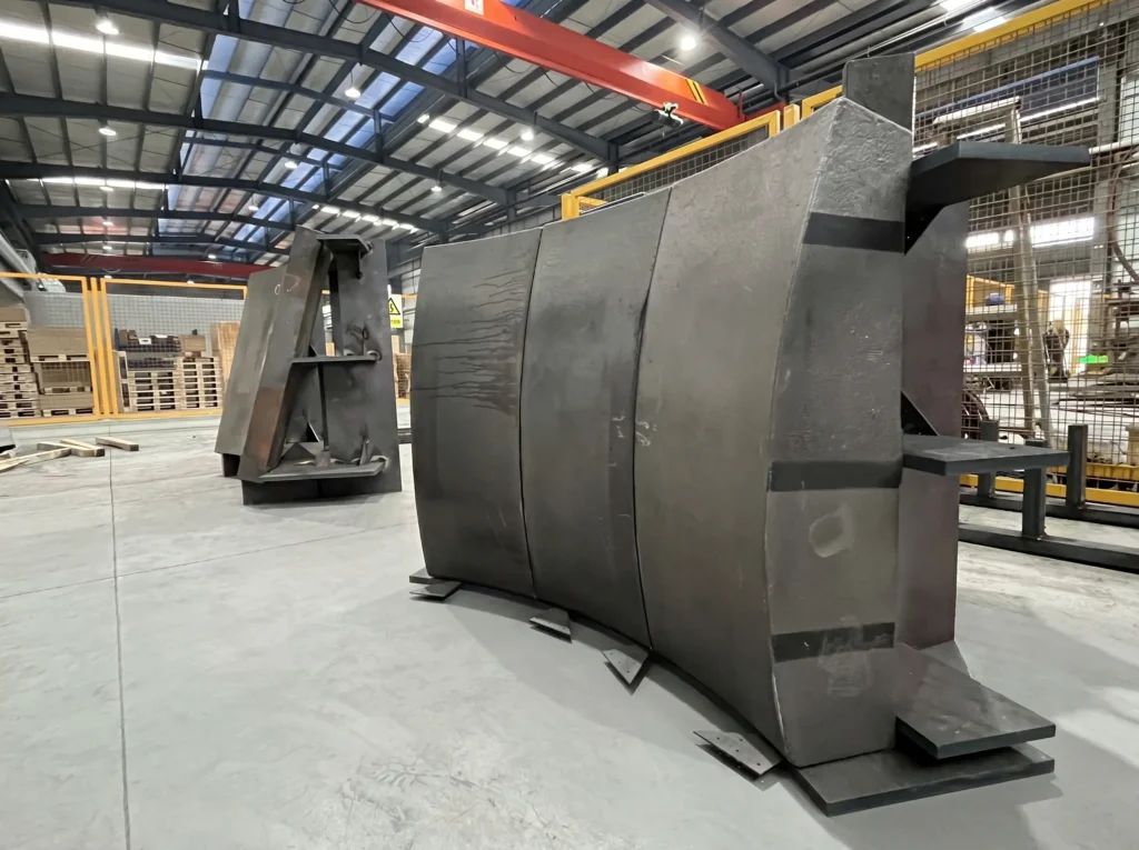 minevant-gyratory-concave-segment-assembly MineVant gyratory crusher concave segment assembly for primary mining crushers.