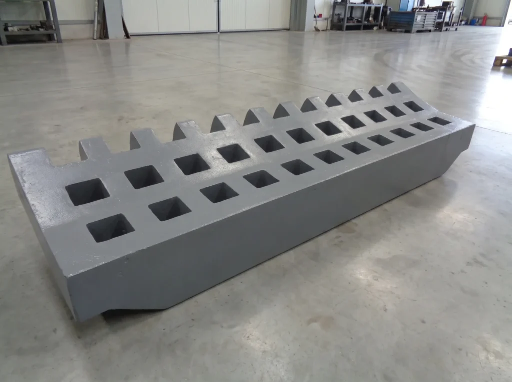 minevant-shredder-grate-bar MineVant shredder grate designed for heavy-duty scrap metal recycling and shredding applications.