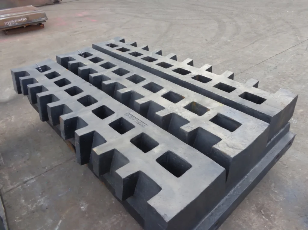 minevant-shredder-grate-plate MineVant shredder grate plate manufactured for heavy-duty metal recycling equipment.